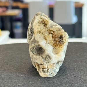 Skull - Medium Agate
